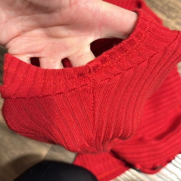 Sz Med Reformation button crop - Picture 7 of 7